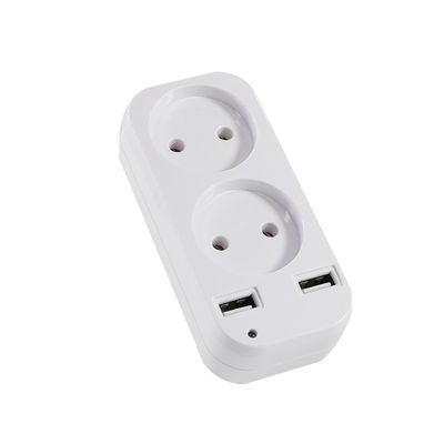 Adaptatore di presa di corrente alternata a doppia presa di corrente standard europeo con 2 porte di ricarica USB 250V 10A Convertisore di potenza a muro