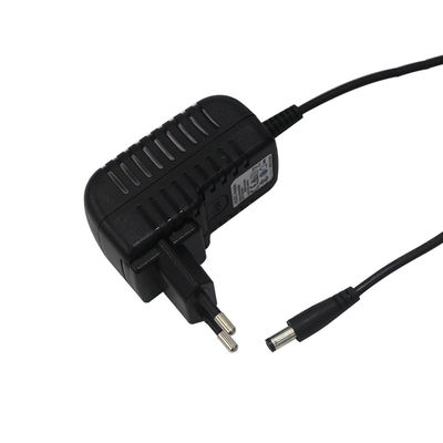 Adaptatore di alimentazione universale da 9V a 1A