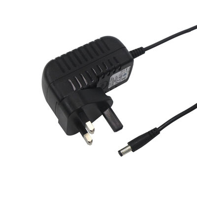 Adaptatore di alimentazione universale da 9V a 1A
