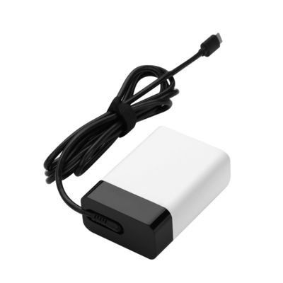 Figura 8 connettore portatile 45W PD caricabatterie tipo C fine con CE approvato