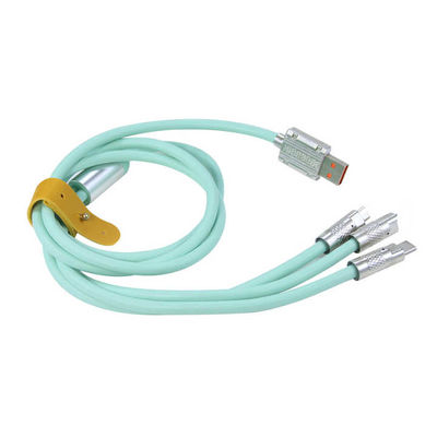 Cavo di ricarica multi-dispositivo certificato CE con 3 porte di ricarica simultanee e cavo intrecciato in nylon resistente