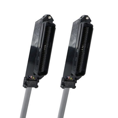 Cavo di collegamento RJ21 maschio a 50 pin ad angolo destro con cavo rotondo blindato per pannelli di patch vocali o distribuzione dati