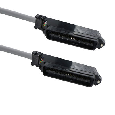 Cavo di collegamento RJ21 maschio a 50 pin ad angolo destro con cavo rotondo blindato per pannelli di patch vocali o distribuzione dati