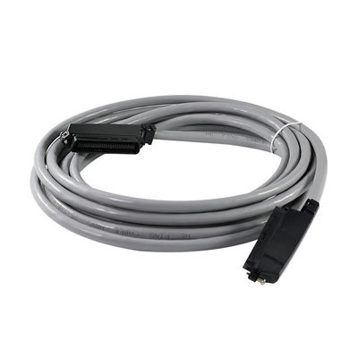 Cavo di collegamento RJ21 maschio a 50 pin ad angolo destro con cavo rotondo blindato per pannelli di patch vocali o distribuzione dati