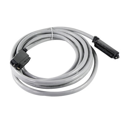 Cavo di collegamento RJ21 maschio a 50 pin ad angolo destro con cavo rotondo blindato per pannelli di patch vocali o distribuzione dati