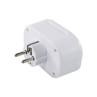 Adaptatore di presa di corrente standard europeo con doppia presa di corrente alternata, 2 porte USB e 1 porta di ricarica di tipo C 250V 10A