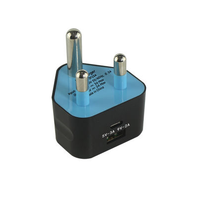 Caricabatterie SA con presa USB, porte USB-C e USB-A 5V 3.4A